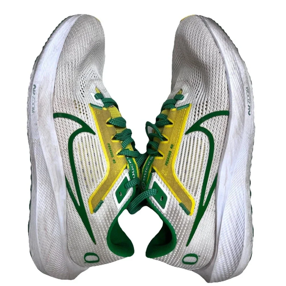 Nike Oregon Ducks Zoom Pegasus 40 Running Shoe White Yellow DZ5979-100 Size US 9
